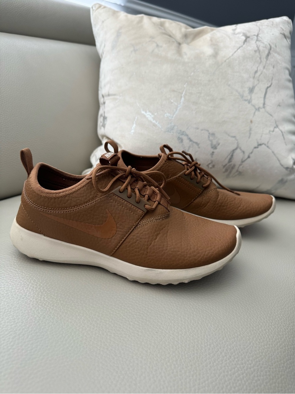 Nike Men's Brown Leather Low-Top Sneakers